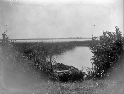 400233 Gezicht op de Loosdrechtse Plassen bij Oud-Loosdrecht (gemeente Loosdrecht).N.B. De gemeente Loosdrecht is per 1 ...